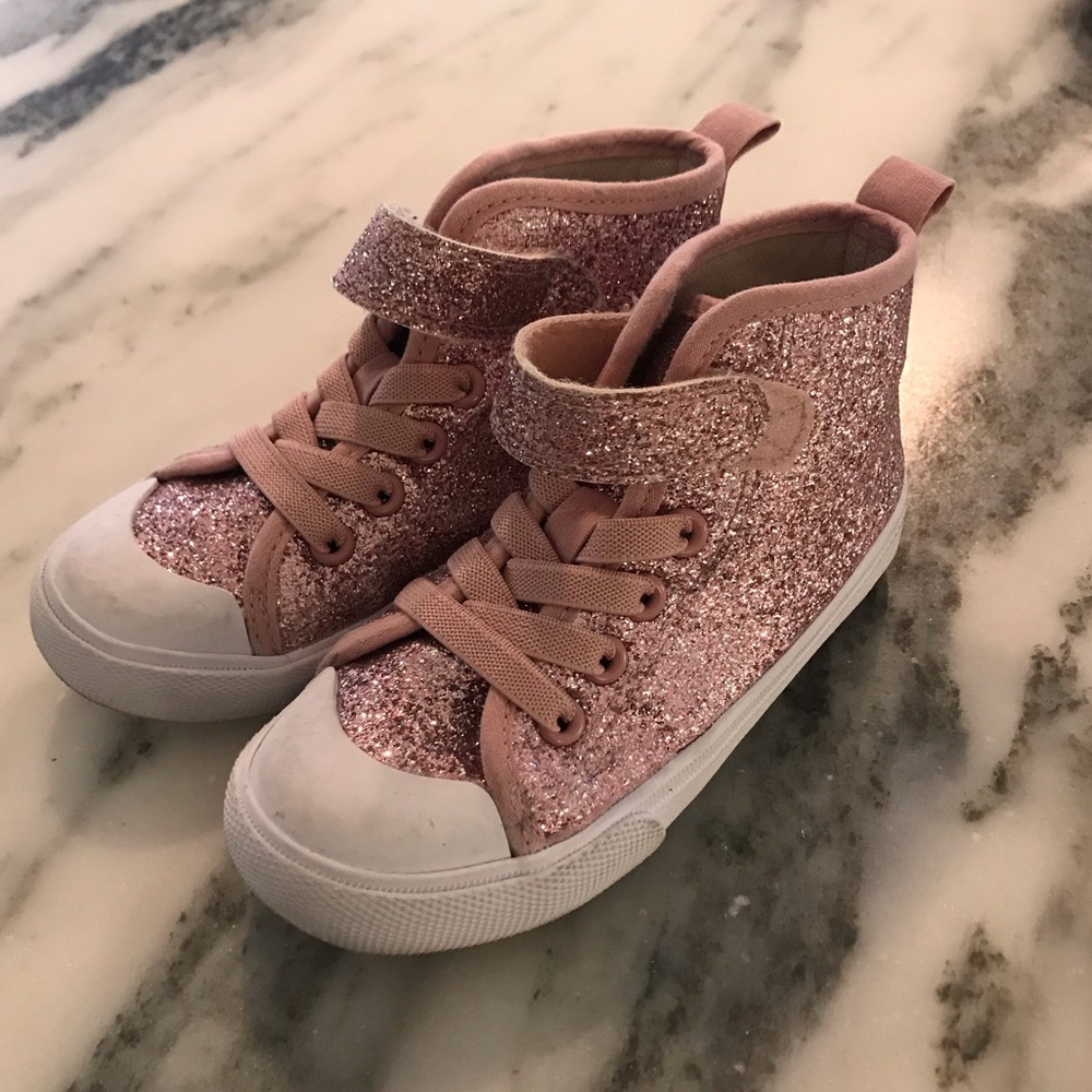 Size 9.5 H&M Girls pink sparkle sneakers